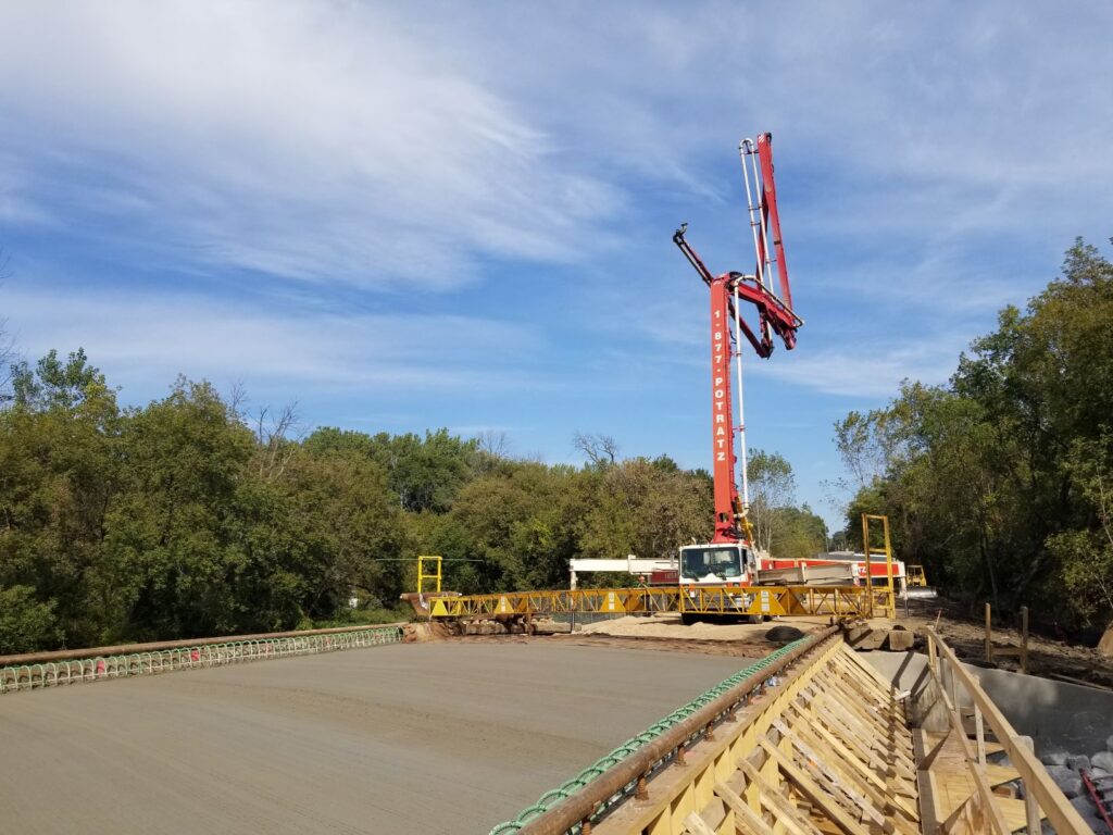 2020.10.06 Pw 13th Ave Bridge Graef Deck Poured Lkg North